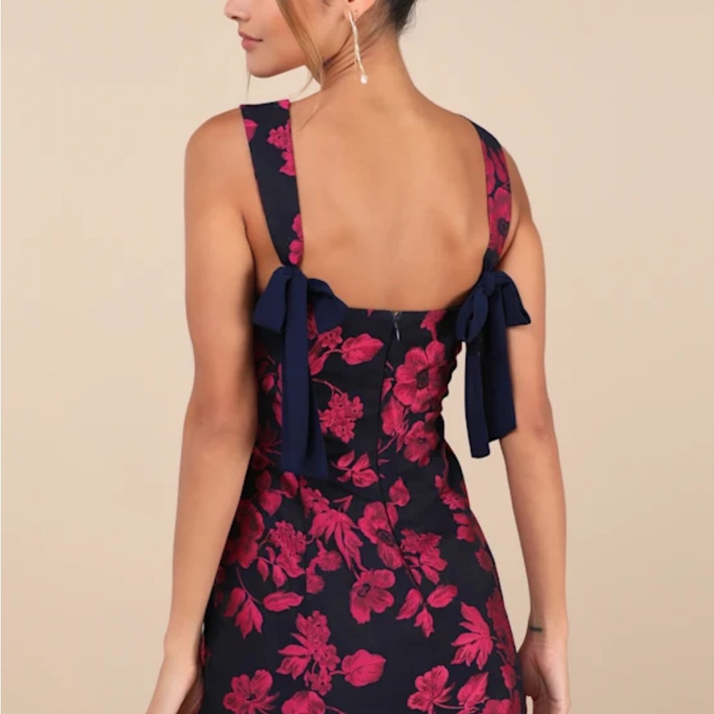 Lulus Lovely Intuition Navy and Magenta
Jacquard Tie-Strap Mini Dress M